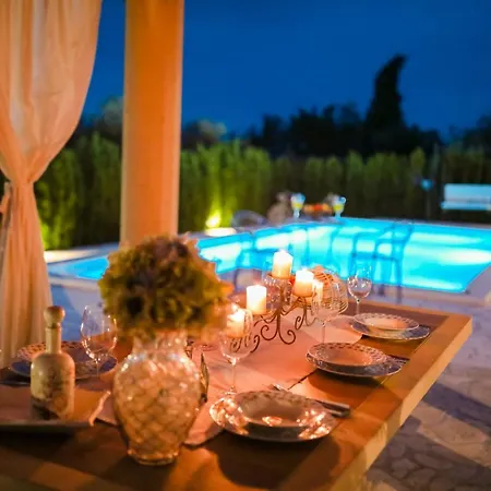 Eleganza With Pool For 9 Guests , Zadar