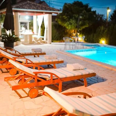Eleganza With Pool For 9 Guests , Villa Zadar
